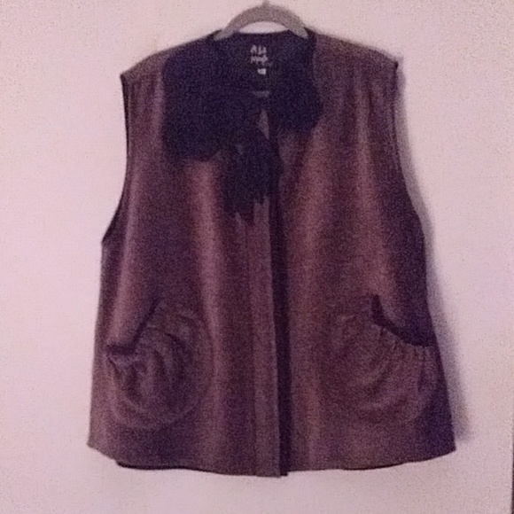 Designer Vest/Top by a la Mode - Picture 1 of 3